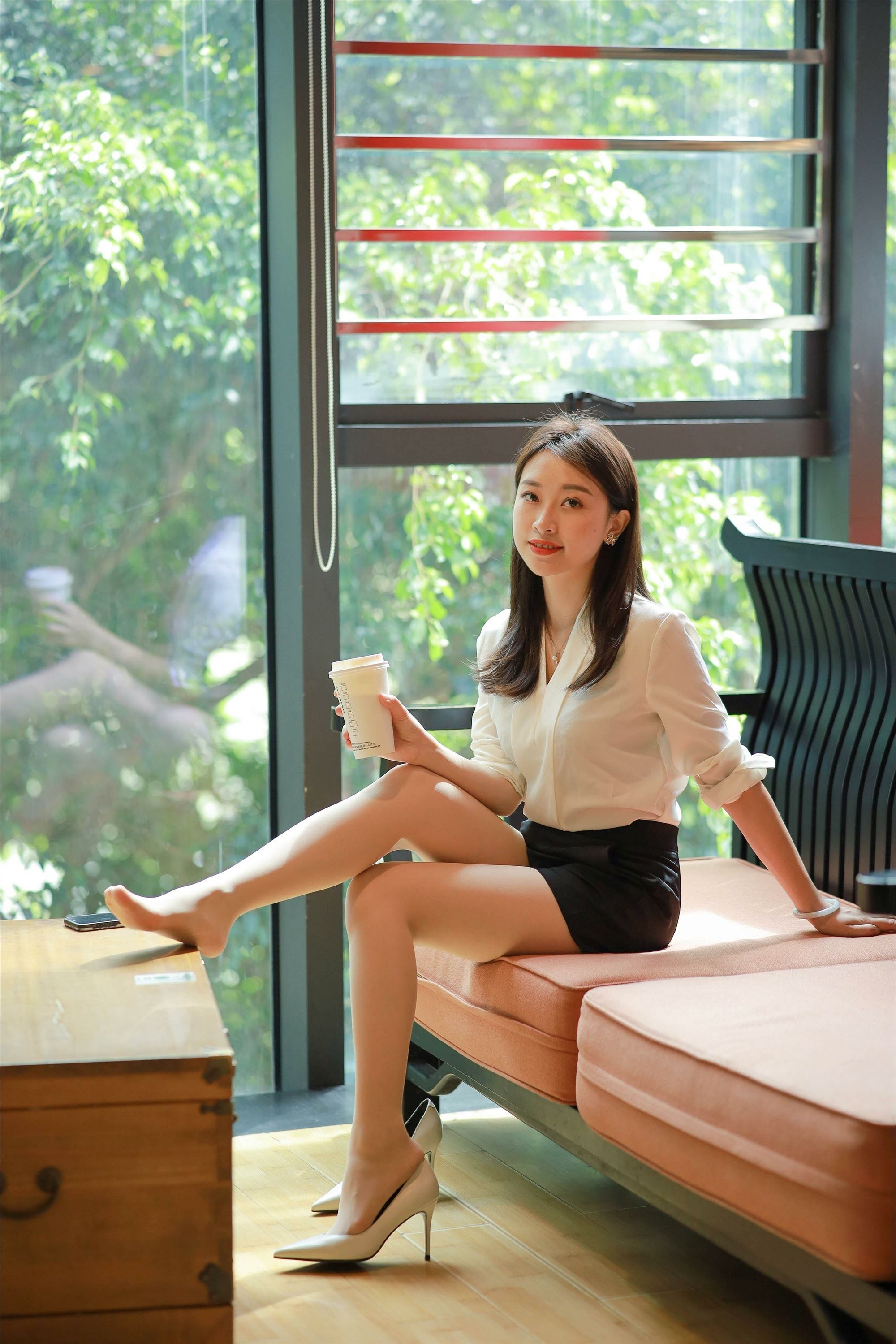 IESS异思趣向  2021.11.03 丝享家964：小婕《沙发上的佳人》